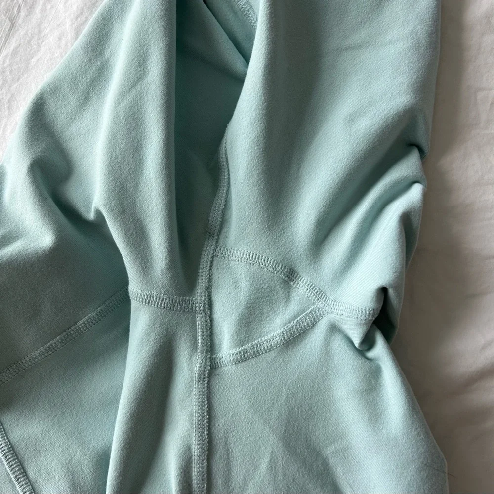ALO Yoga soft stretchy